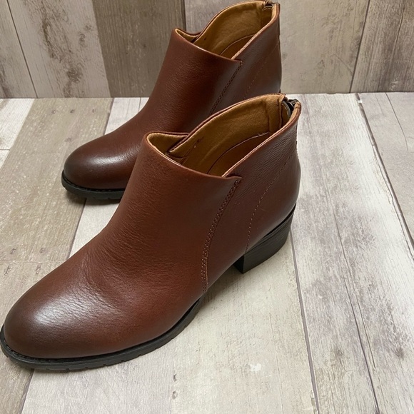Montana Artisan Crafted Shoes - NWOB Montana Madison Leather Booties Size 7.5